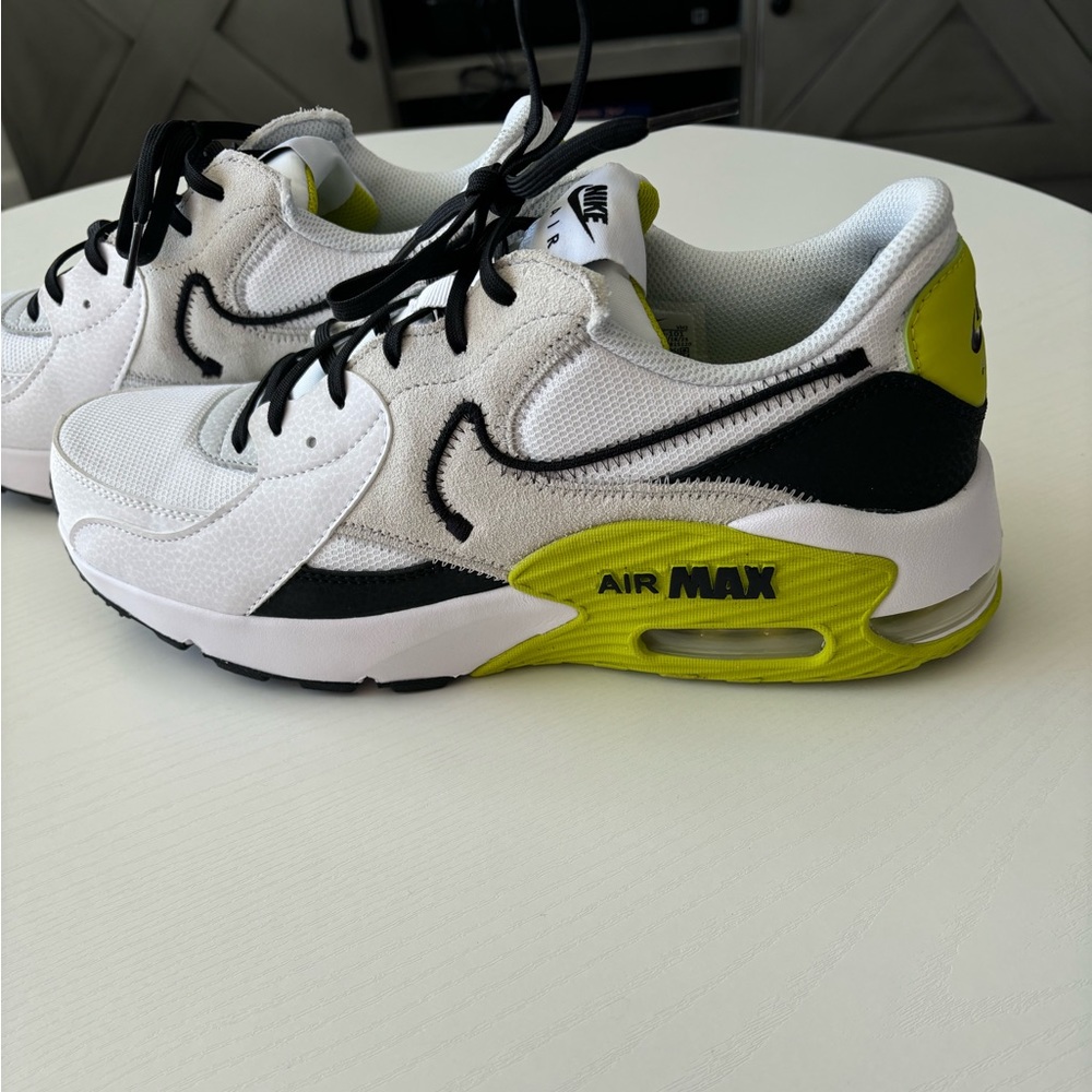 Men’s Nike Air Sneakers